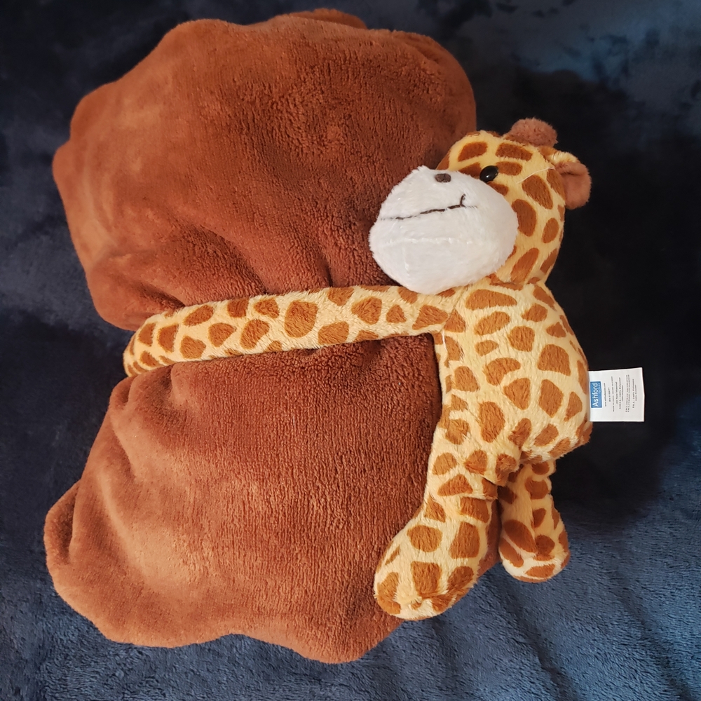 Plush Giraffe Hugging Brown Throw Blanket -